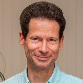 Dr. Hartmut Fischer